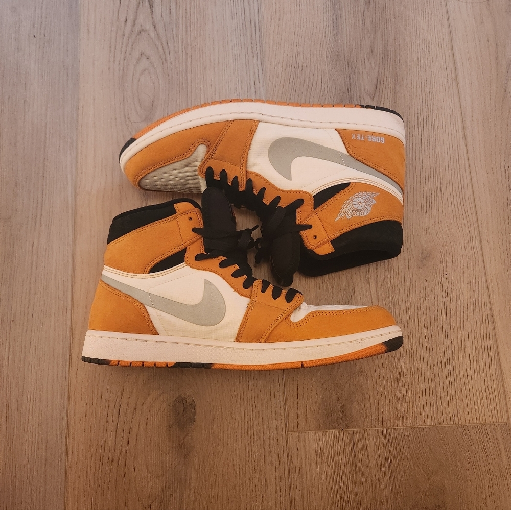 Air Jordan 1 Element Light Curry – Great Condition – Ships Fast